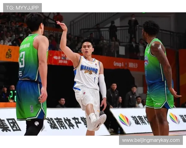 北京篮球队耐力变革引发热议球迷期待新赛季的精彩表现与突破